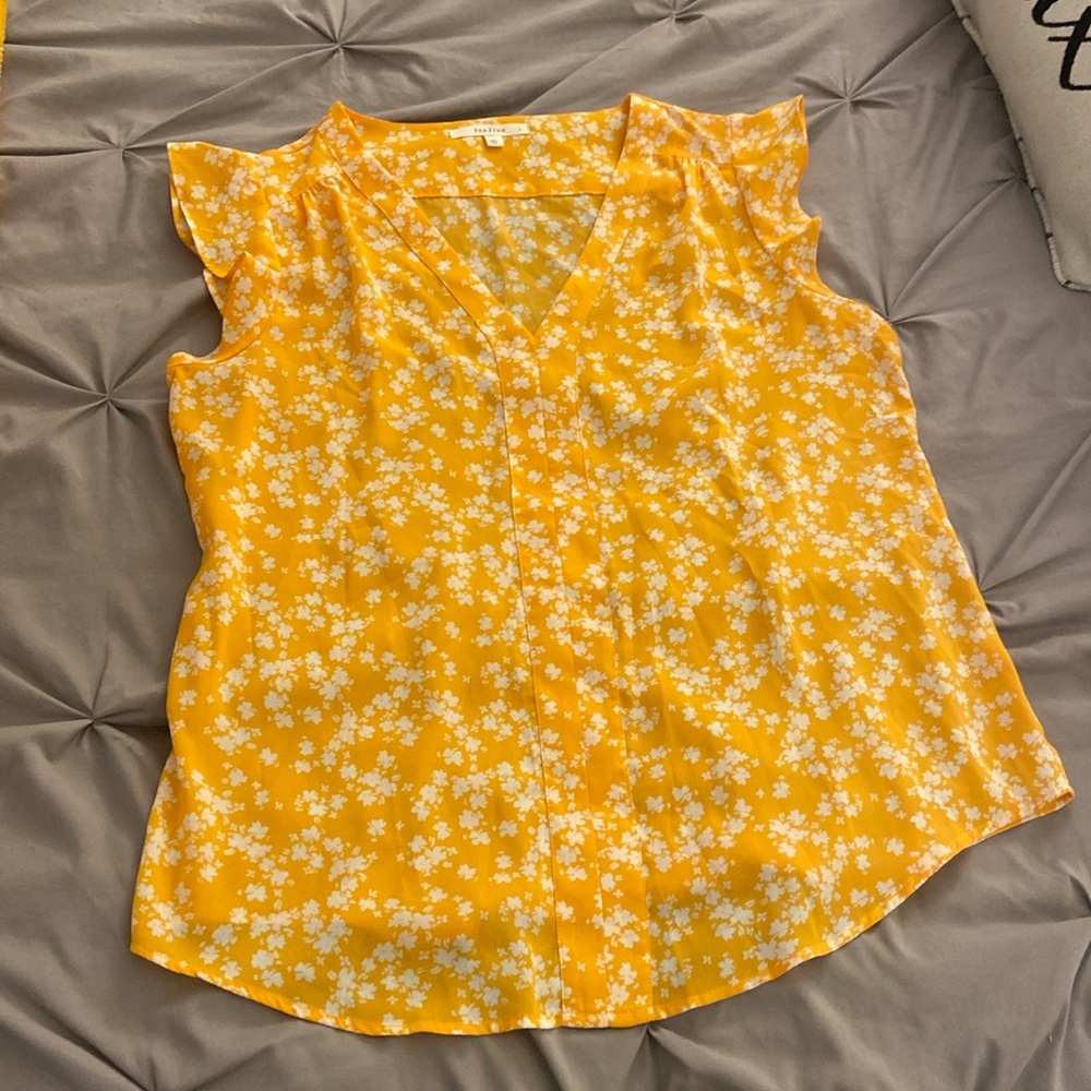 Flutter sleeves blouse